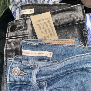 Levi’s 724 high rise straight